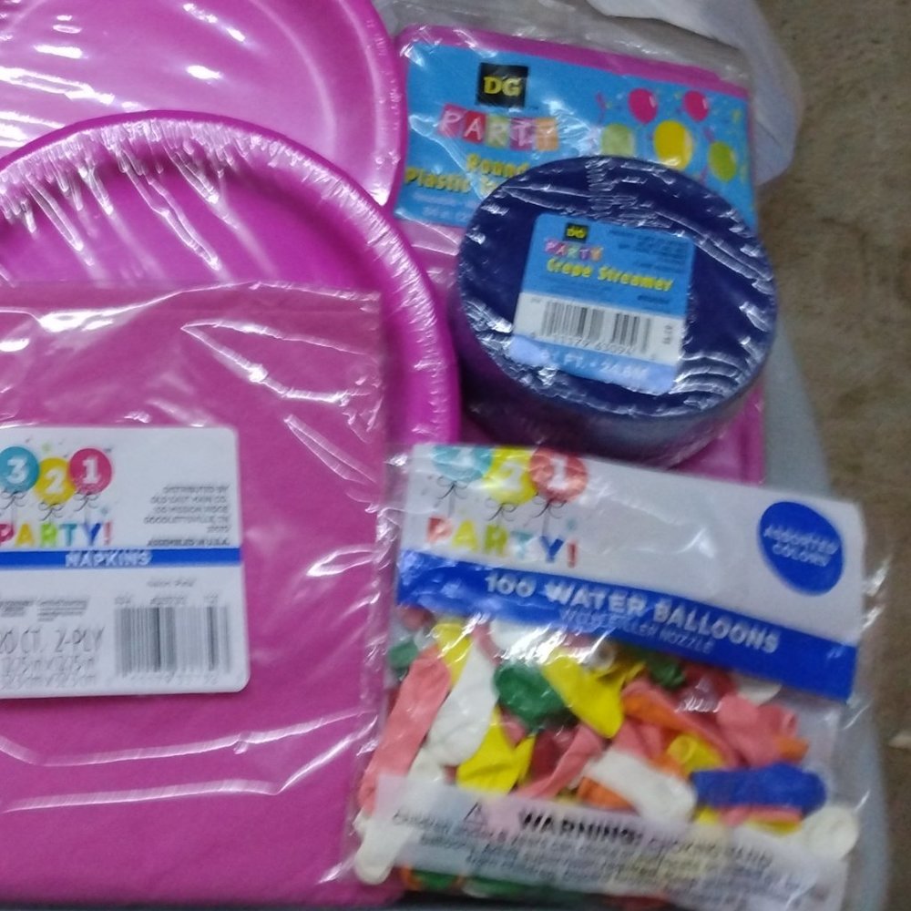 Birthday decorations bundle - Picture 2 of 2